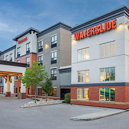 Ramada By Wyndham Cochrane Exterior foto